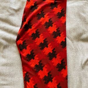 NWOT OS Lularoe Puzzle Pieces Leggings